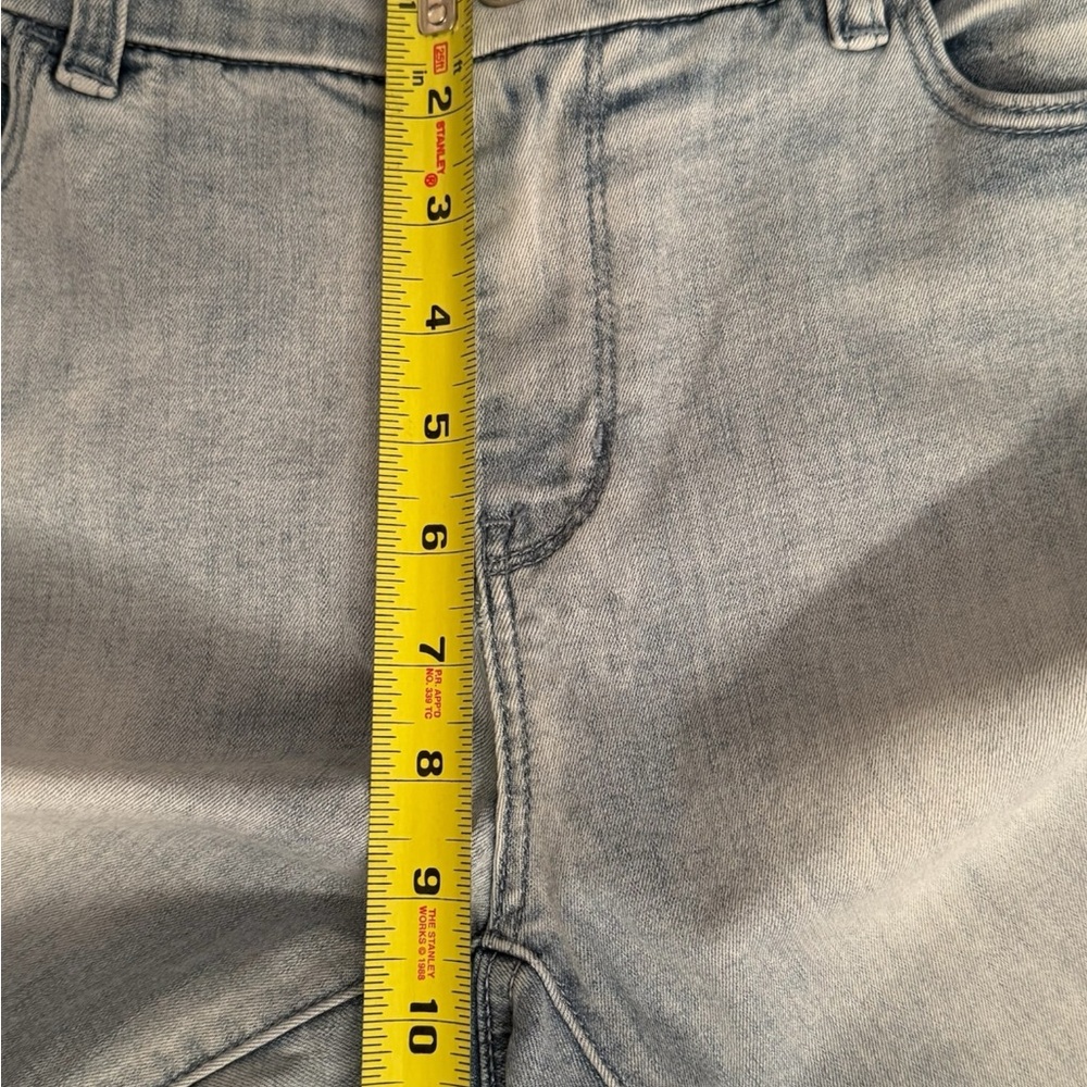 Chico’s light wash floral embroidered denim jeans size 8/10 - Picture 7 of 7